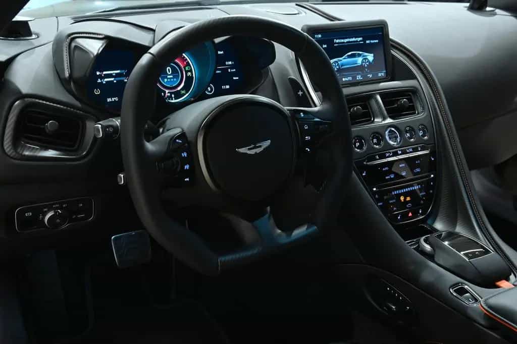Aston Martin DBS 770 Ultimate Coupe ! 1 of 300 ! 09/2023-photo-4