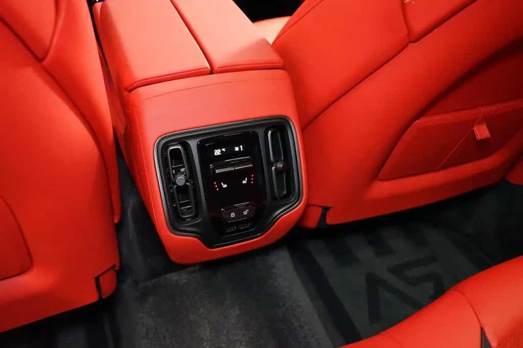 Aston Martin DBX707 CERAMIC*AUX.HEAT*BLACK*144.215€ NETTO 05/2023-photo-17