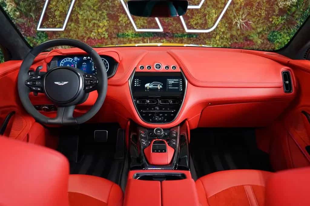 Aston Martin DBX707 CERAMIC*AUX.HEAT*BLACK*144.215€ NETTO 05/2023-photo-23