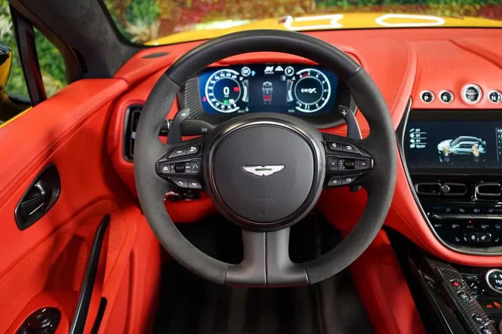 Aston Martin DBX707 CERAMIC*AUX.HEAT*BLACK*144.215€ NETTO 05/2023-photo-24