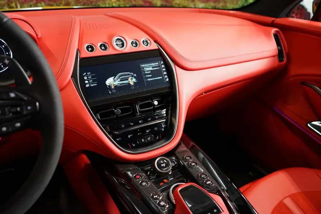 Aston Martin DBX707 CERAMIC*AUX.HEAT*BLACK*144.215€ NETTO 05/2023-photo-25