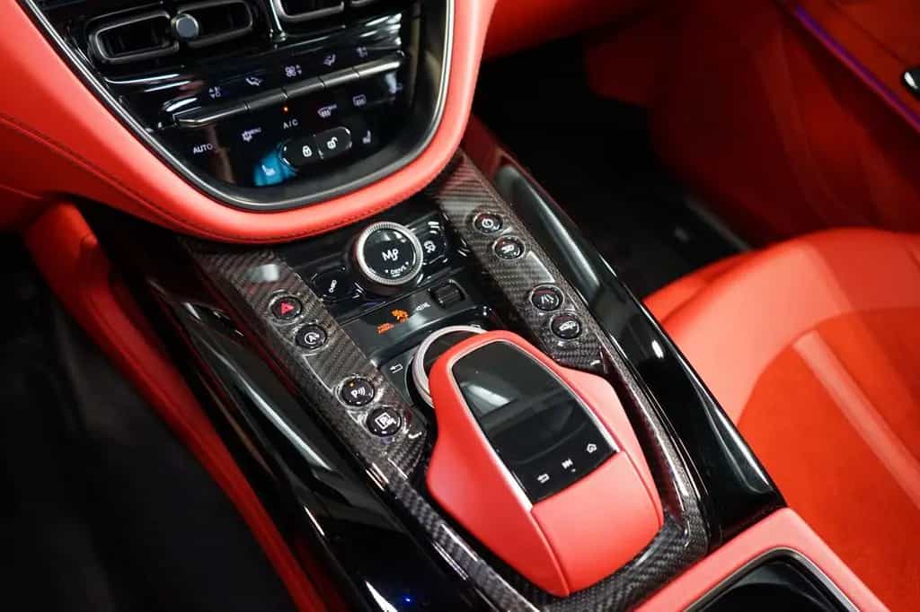 Aston Martin DBX707 CERAMIC*AUX.HEAT*BLACK*144.215€ NETTO 05/2023-photo-26