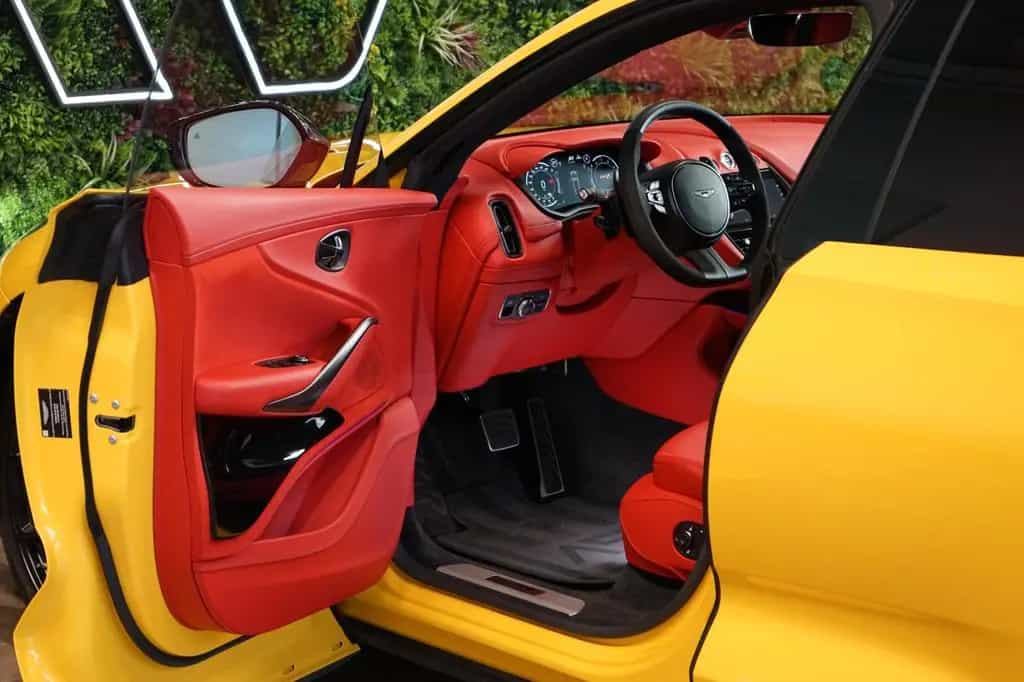 Aston Martin DBX707 CERAMIC*AUX.HEAT*BLACK*144.215€ NETTO 05/2023-photo-9