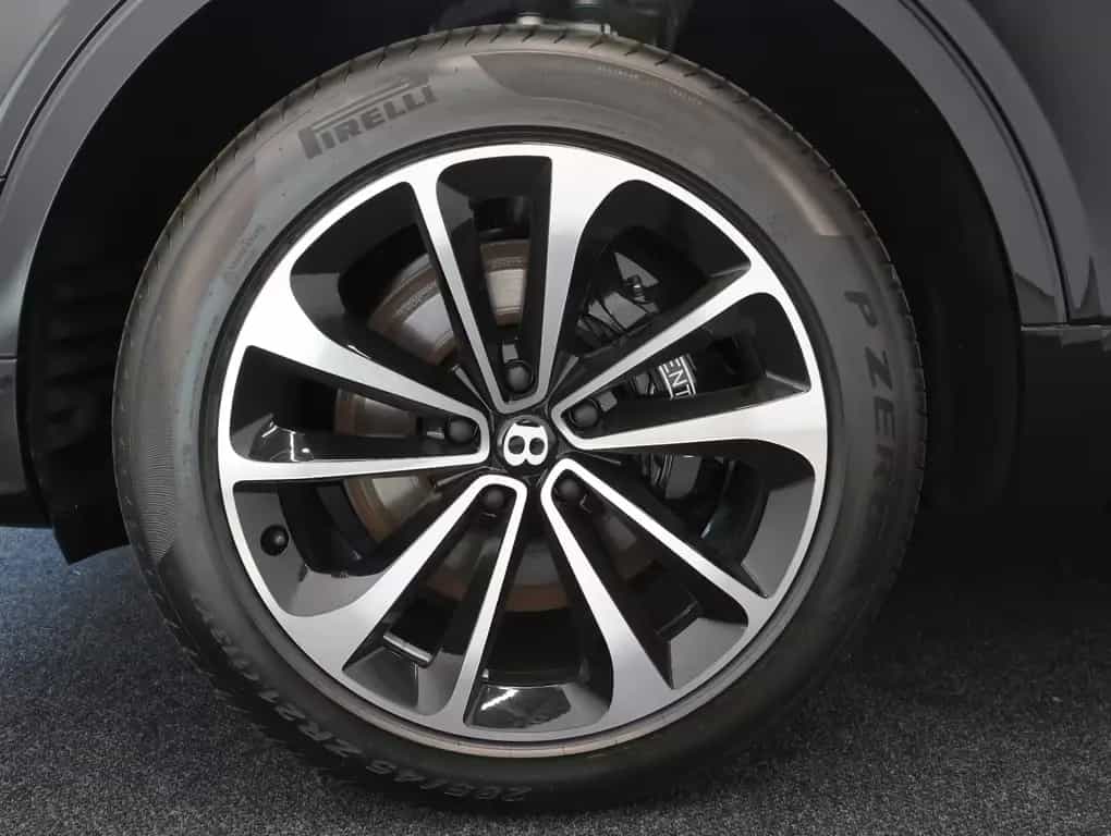 Bentley Bentayga 4.0 V8 EWB 4WD Autom. 01/2025-photo-20