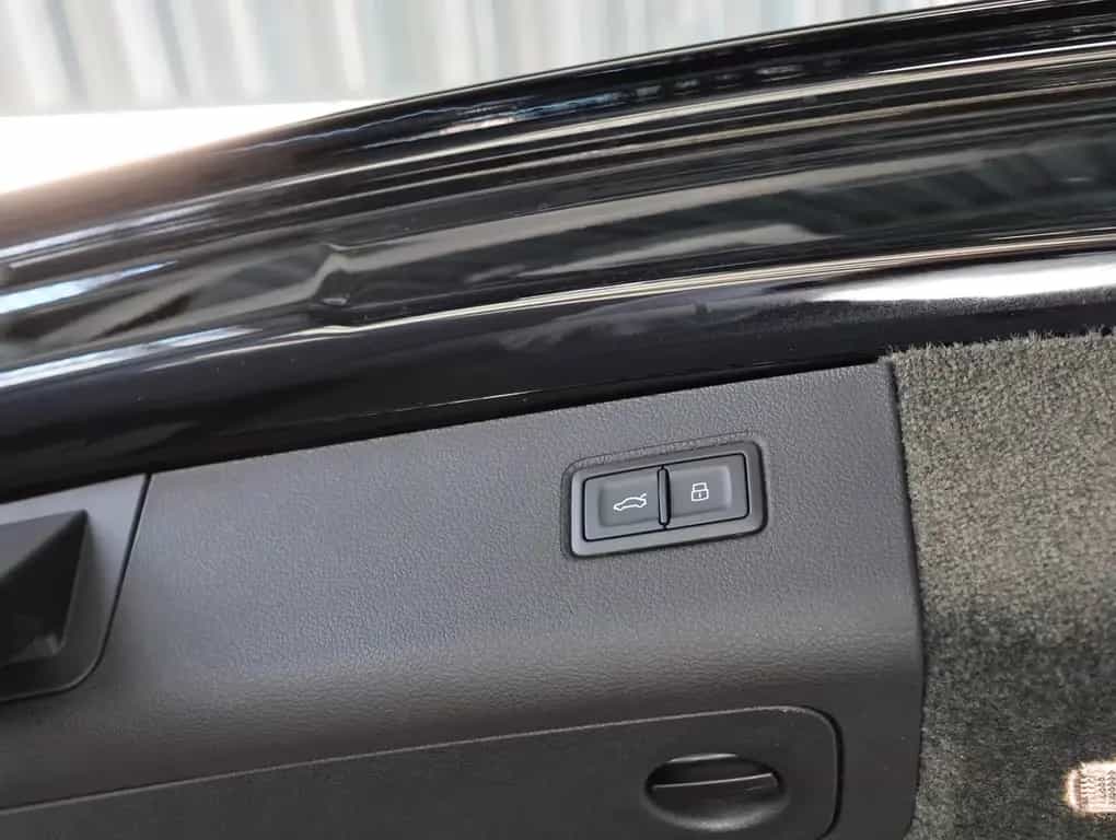 Bentley Bentayga 4.0 V8 EWB 4WD Autom. 01/2025-photo-9
