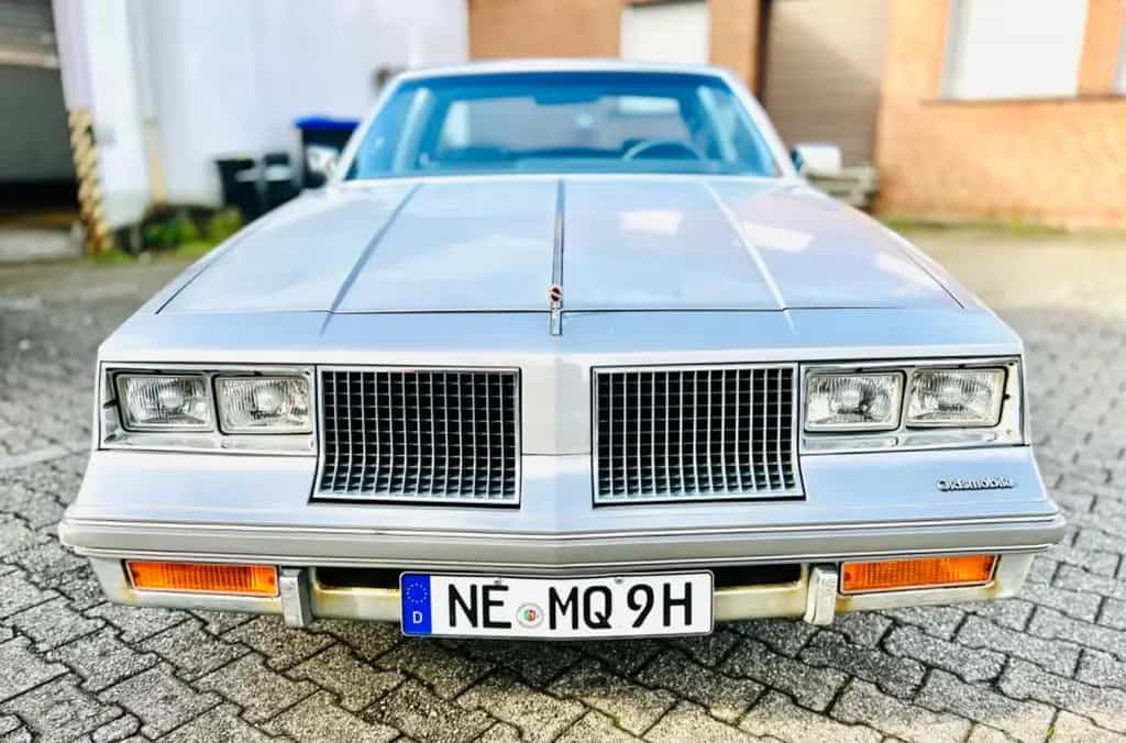 Oldsmobile Cutlass BROUGHAM 05/1983-photo-1