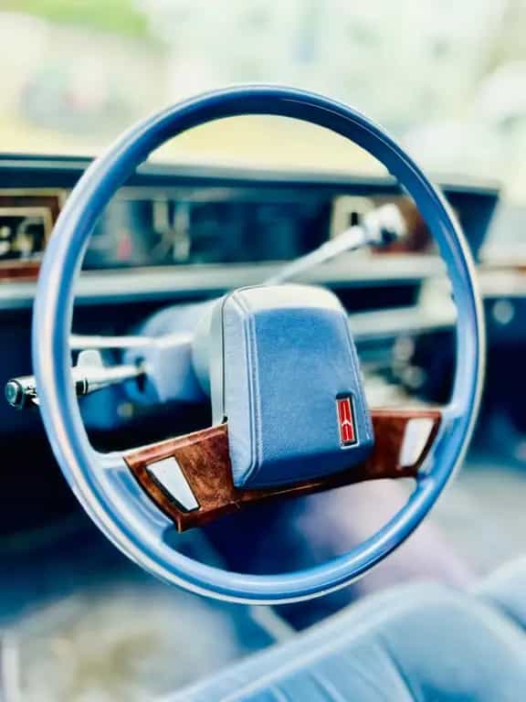 Oldsmobile Cutlass BROUGHAM 05/1983-photo-12