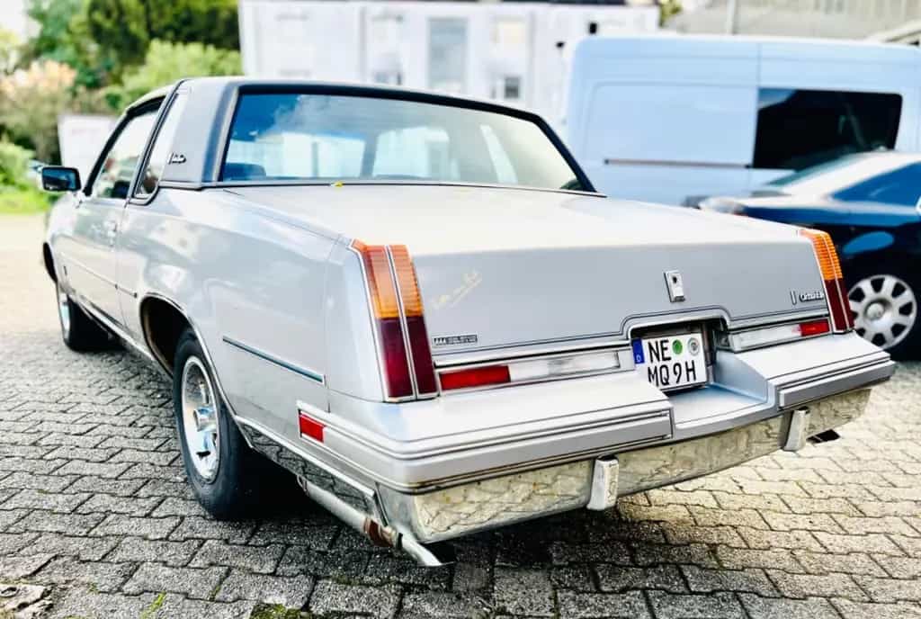 Oldsmobile Cutlass BROUGHAM 05/1983-photo-4