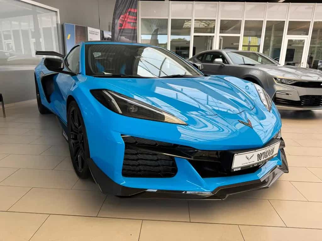 Corvette C8 Z06 Coupe 3LZ  MY2024 *RAPID BLUE*KARBON* Z07* null-photo-2