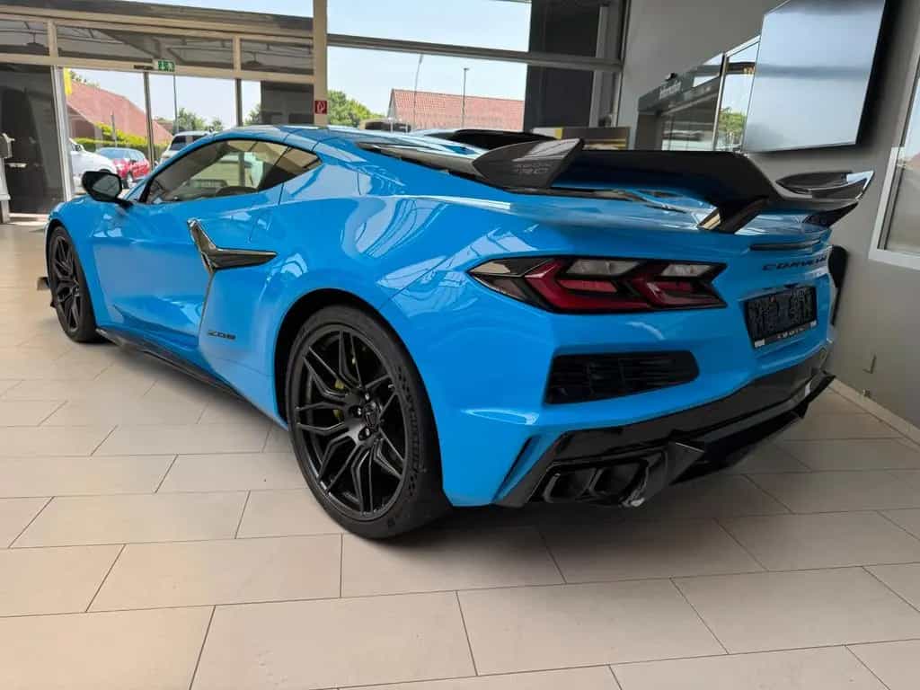 Corvette C8 Z06 Coupe 3LZ  MY2024 *RAPID BLUE*KARBON* Z07* null-photo-4