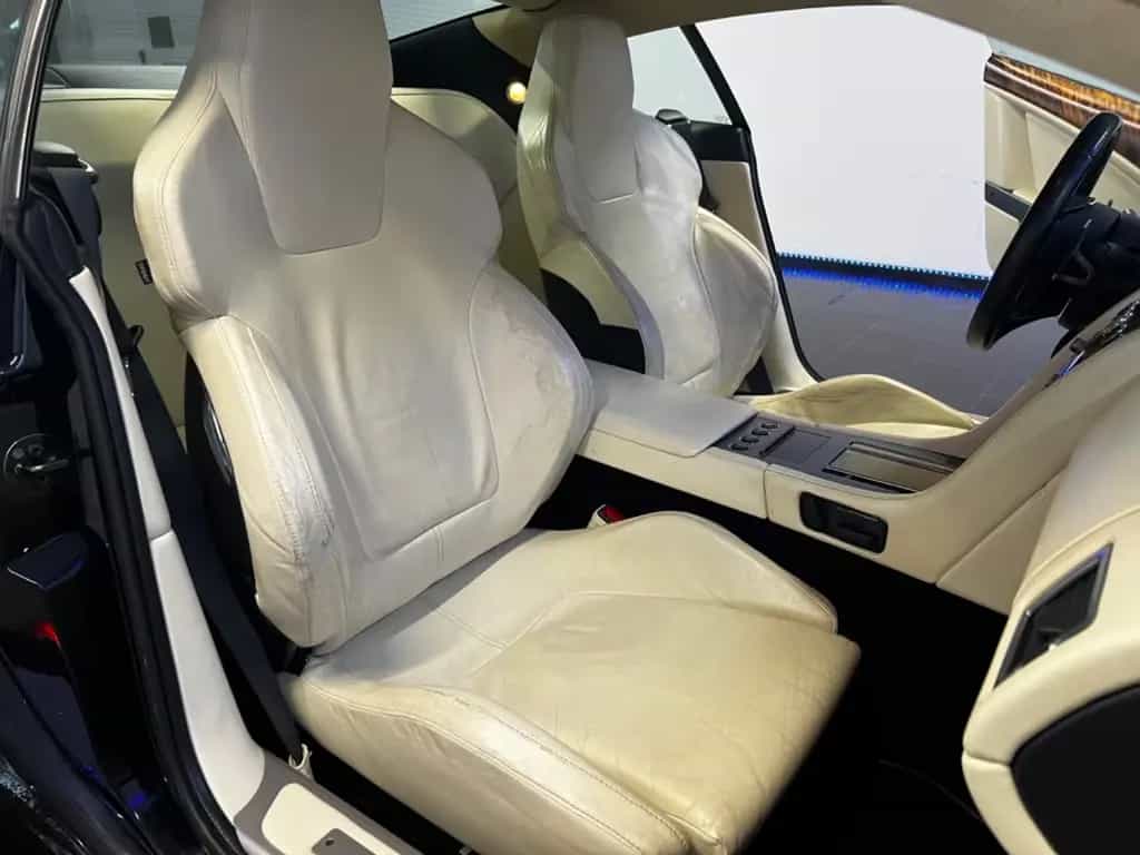 Aston Martin DB9 5.9 Touchtronic 04/2005-photo-12