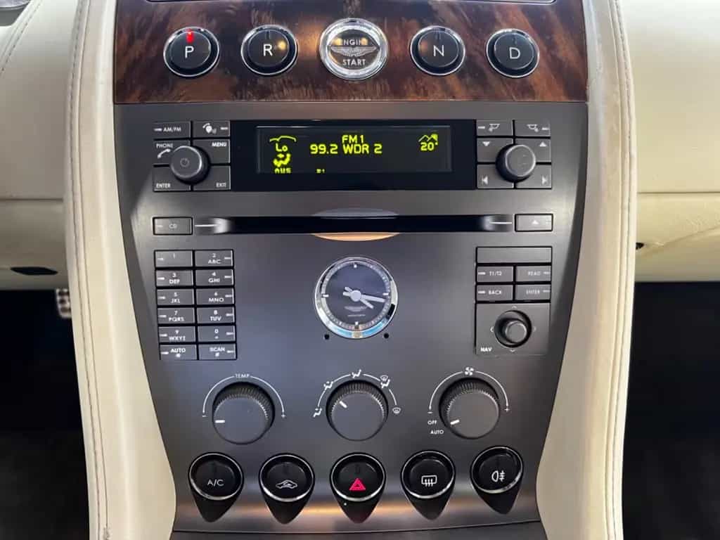 Aston Martin DB9 5.9 Touchtronic 04/2005-photo-8