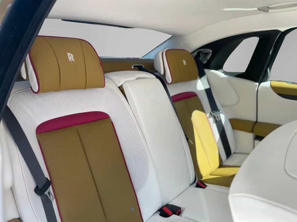 Rolls-Royce Ghost Black Badge - Bespoke/Shooting Star/2 Tone 01/2024-photo-19