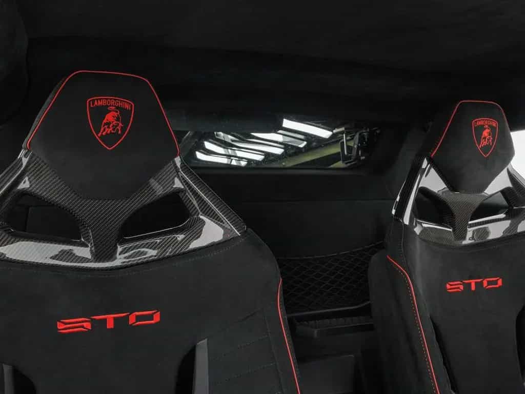 Lamborghini Huracán STO 04/2023-photo-11