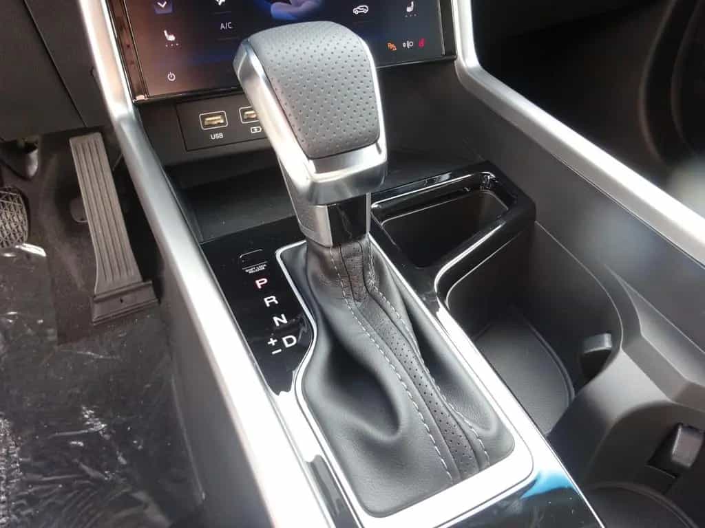Ssangyong Torres 1.5 Quartz 2WD AT * NAVI*KAMERA*SITZH.* 01/2025-photo-10