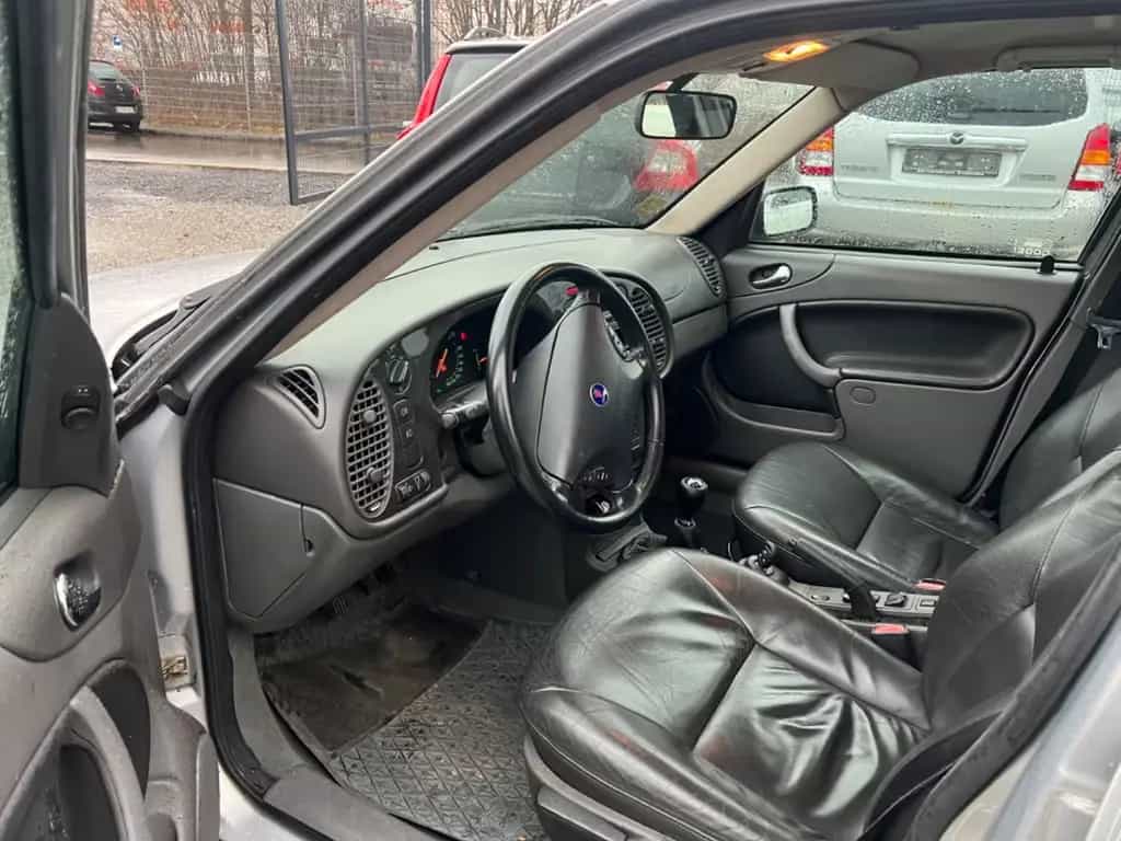 Saab 9-3 2.2 TiD Ecopower SE Fünftürer 03/2002-photo-7