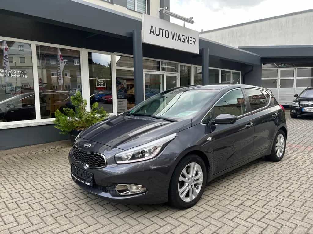 Kia Ceed Fifa World Cup Ed *SH TEL EPH WKR beh.MFL 07/2015-photo-0