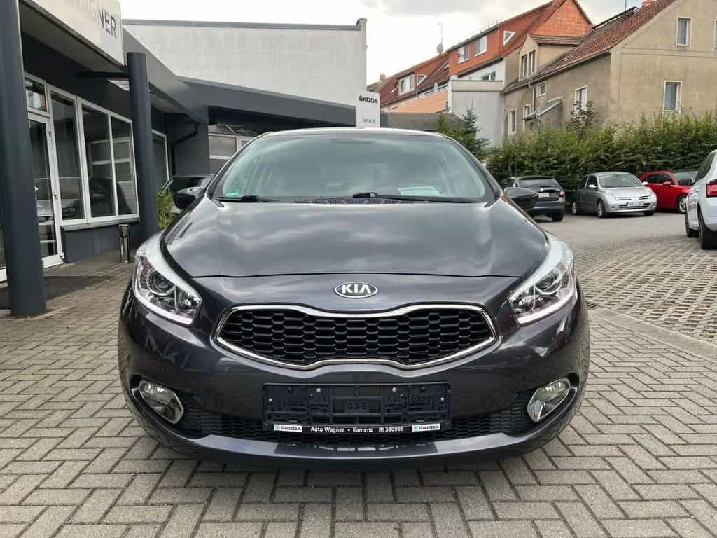 Kia Ceed Fifa World Cup Ed *SH TEL EPH WKR beh.MFL 07/2015-photo-1