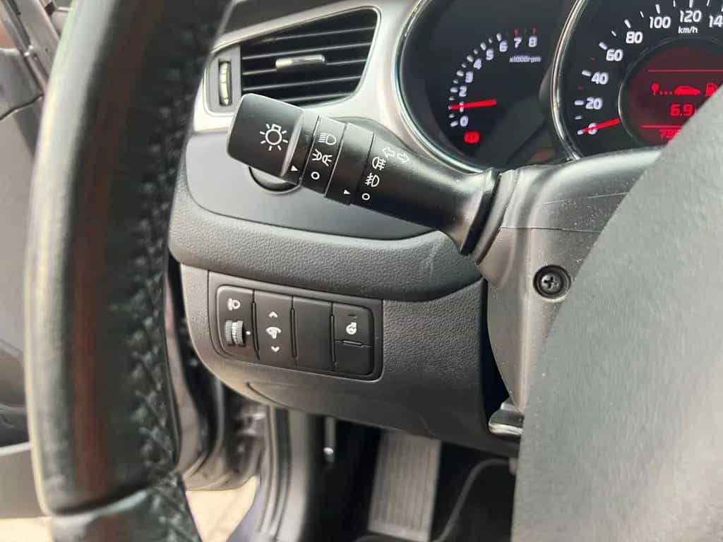 Kia Ceed Fifa World Cup Ed *SH TEL EPH WKR beh.MFL 07/2015-photo-12