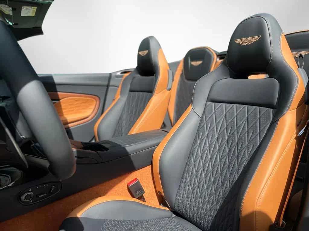 Aston Martin DB12 4.0 V8 Volante 03/2024-photo-10