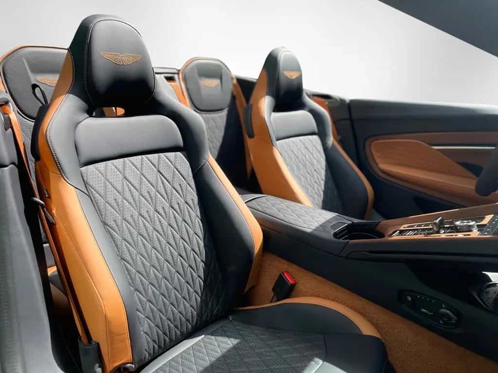 Aston Martin DB12 4.0 V8 Volante 03/2024-photo-15
