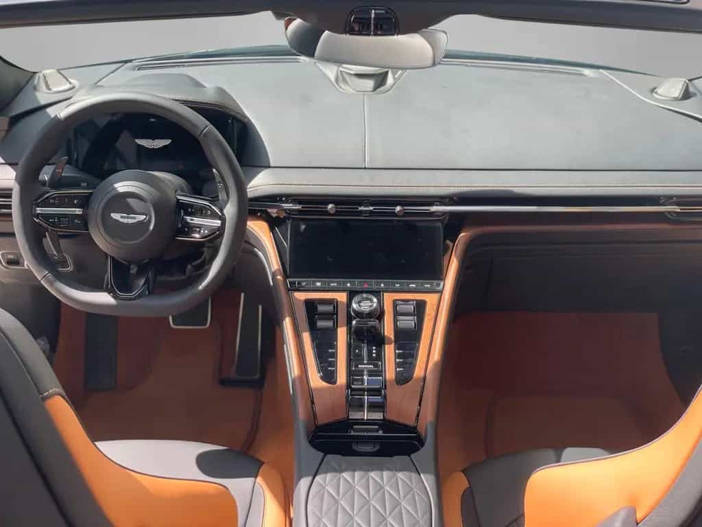 Aston Martin DB12 4.0 V8 Volante 03/2024-photo-9