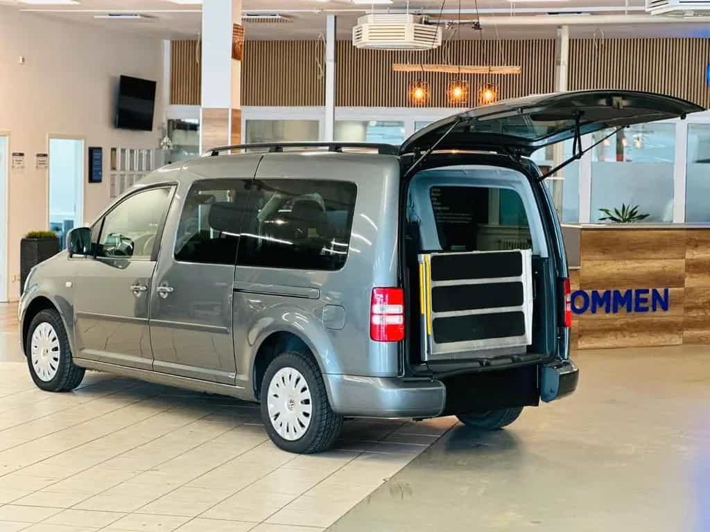 Volkswagen Caddy Maxi-Behindertengerecht-Rampe-TOP 06/2011-photo-11