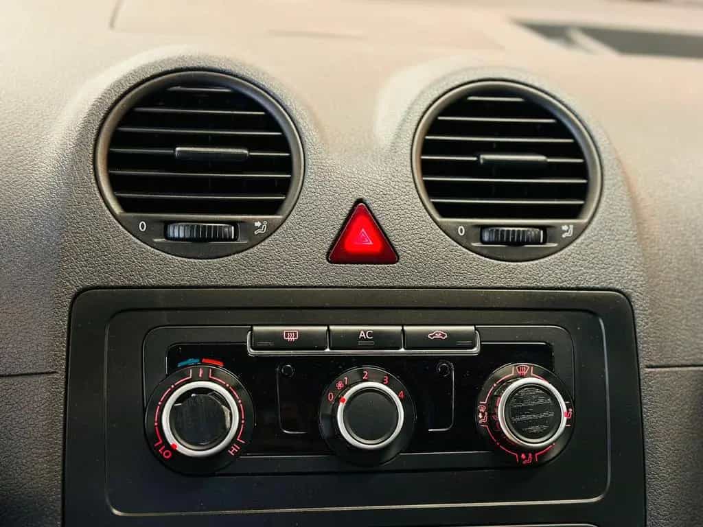Volkswagen Caddy Maxi-Behindertengerecht-Rampe-TOP 06/2011-photo-18