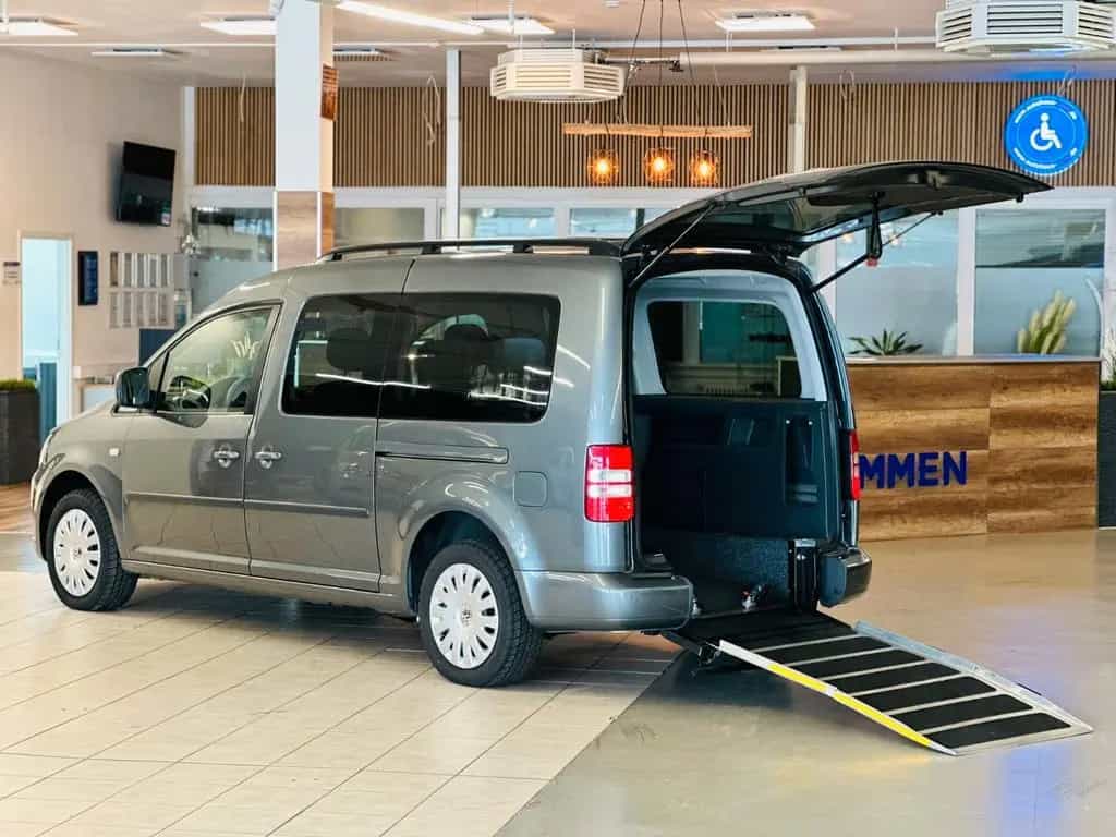 Volkswagen Caddy Maxi-Behindertengerecht-Rampe-TOP 06/2011-photo-3