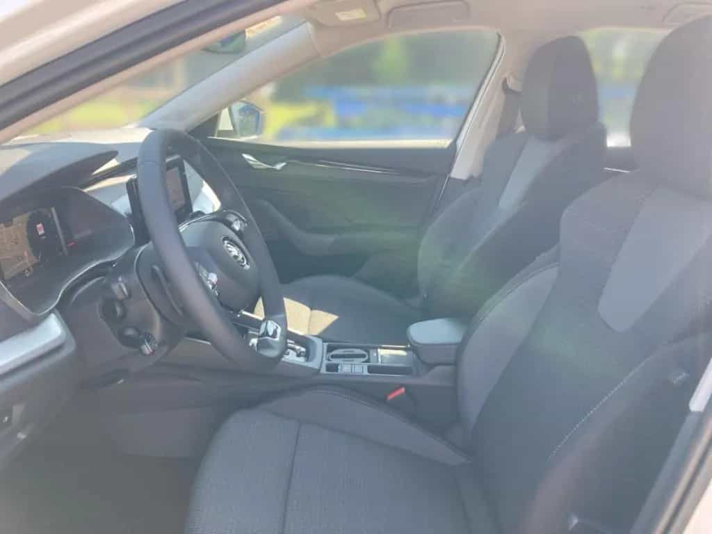 Skoda Octavia Combi Ambition 1.5 TSI e-TEC DSG Navi 01/2025-photo-10