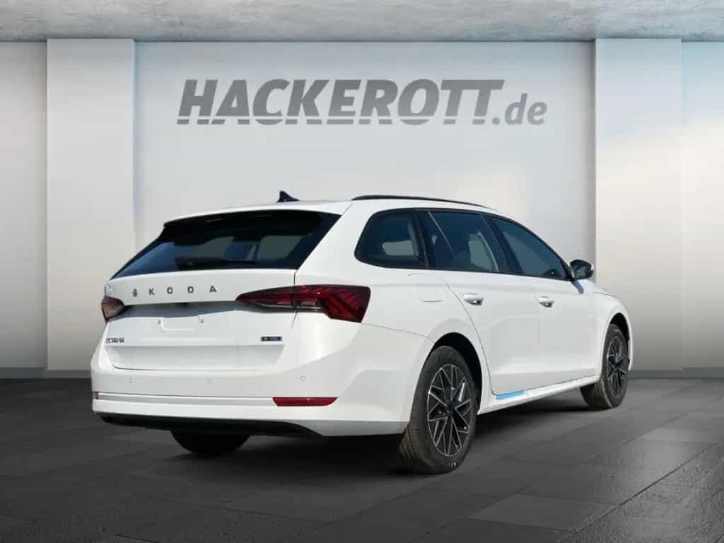 Skoda Octavia Combi Ambition 1.5 TSI e-TEC DSG Navi 01/2025-photo-5