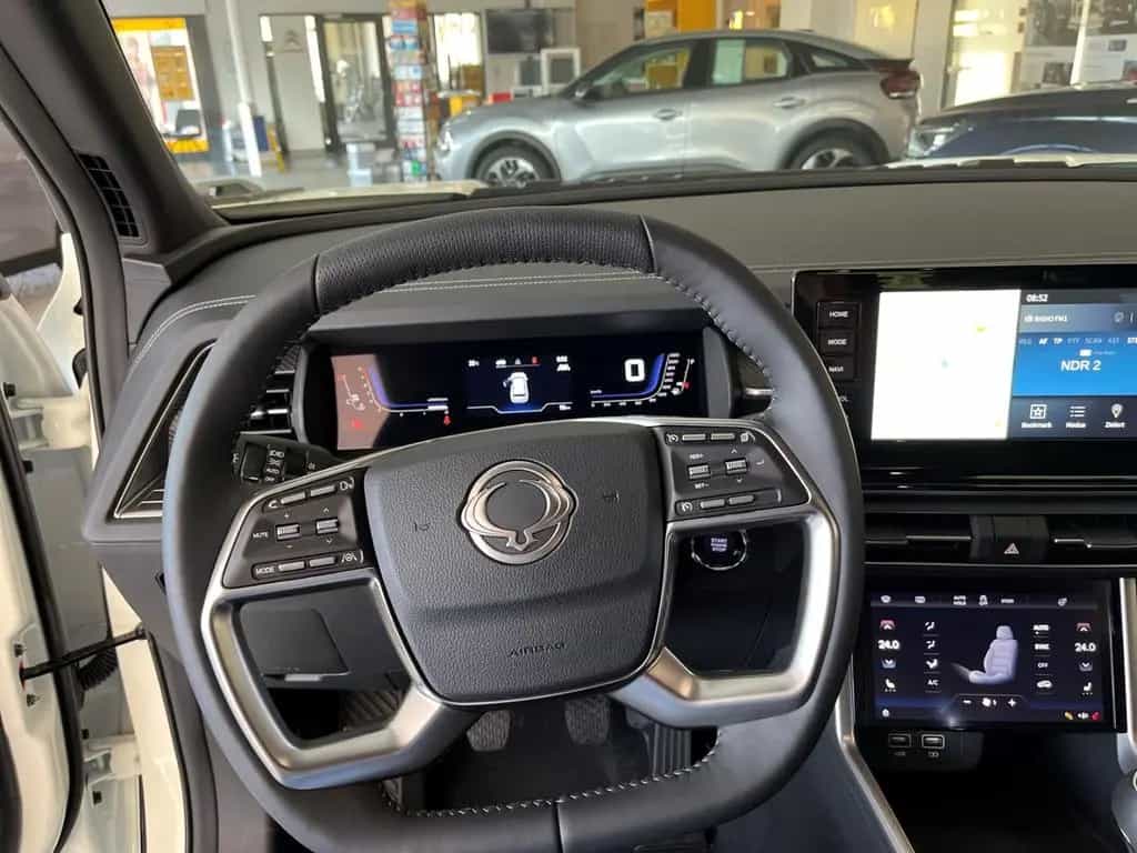 Ssangyong Torres 1.5B 2WD 6MT Quartz 01/2025-photo-8