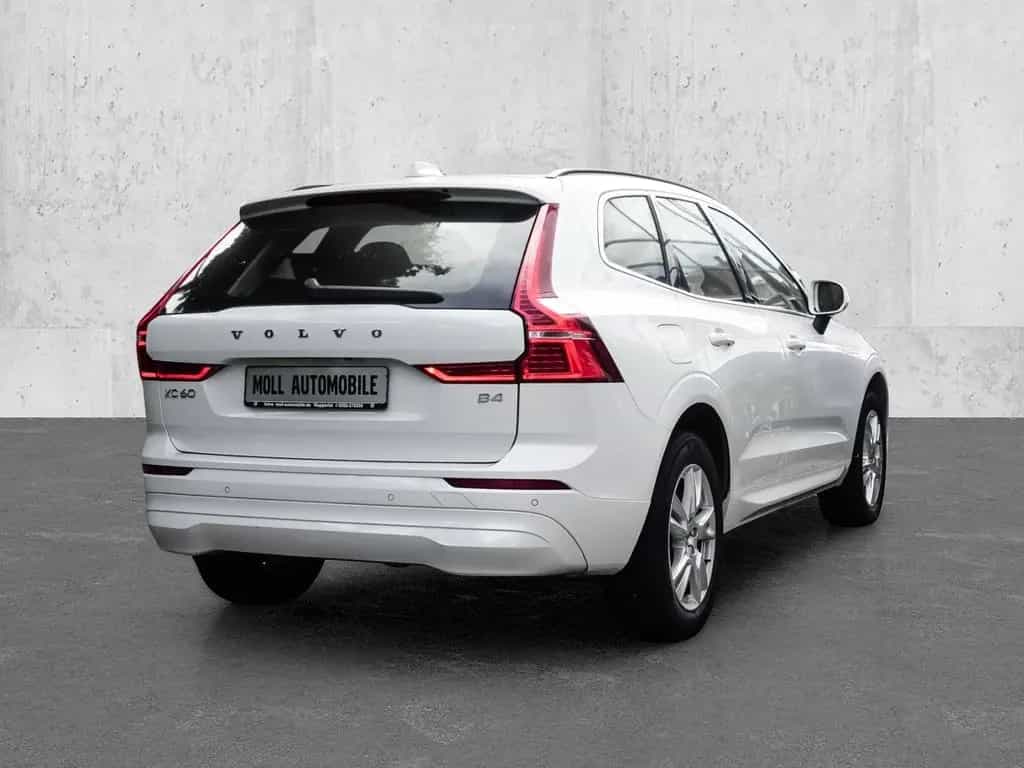 Volvo XC60 Core 2WD B4 Diesel EU6d StandHZG AHK digita 08/2023-photo-1
