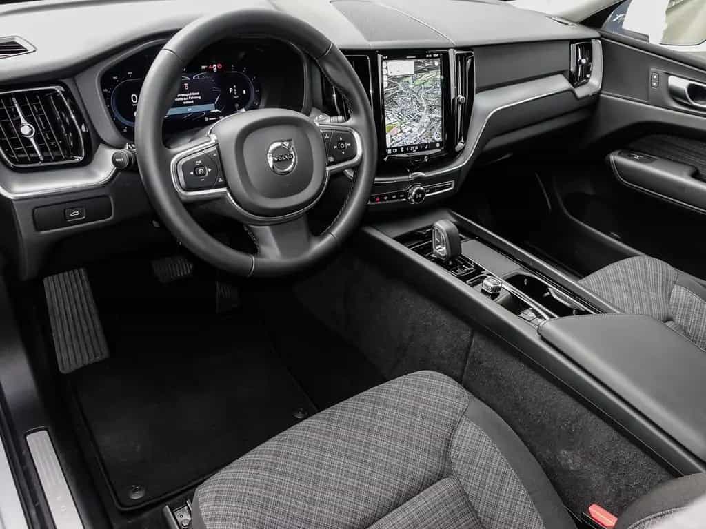 Volvo XC60 Core 2WD B4 Diesel EU6d StandHZG AHK digita 08/2023-photo-4
