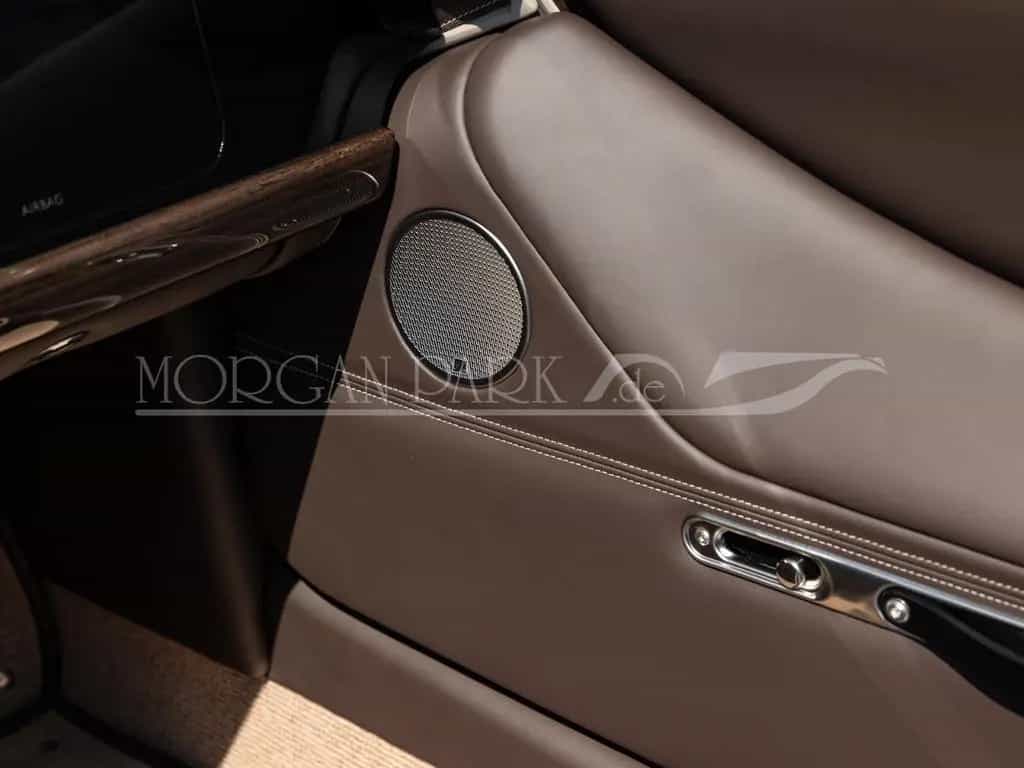 Morgan Plus Four MY25 *Coffee Beige / Soft Dark Brown* null-photo-17