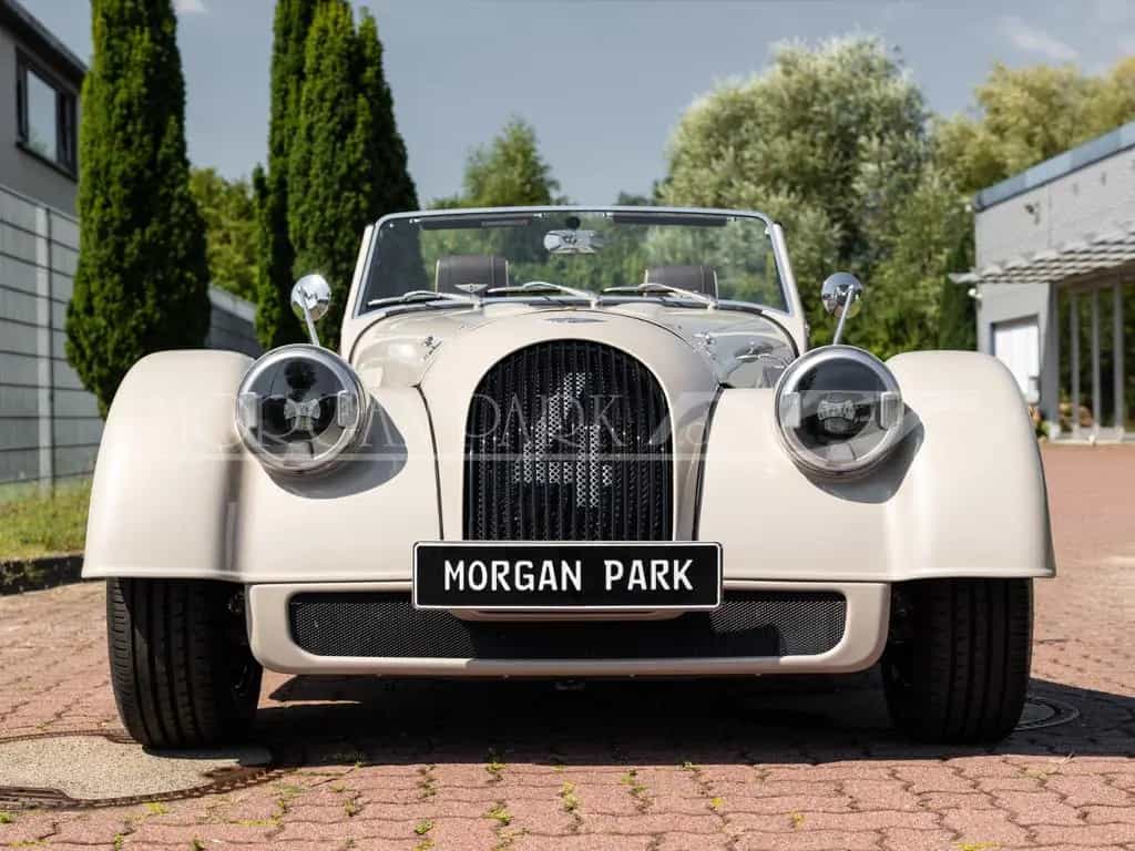 Morgan Plus Four MY25 *Coffee Beige / Soft Dark Brown* null-photo-2