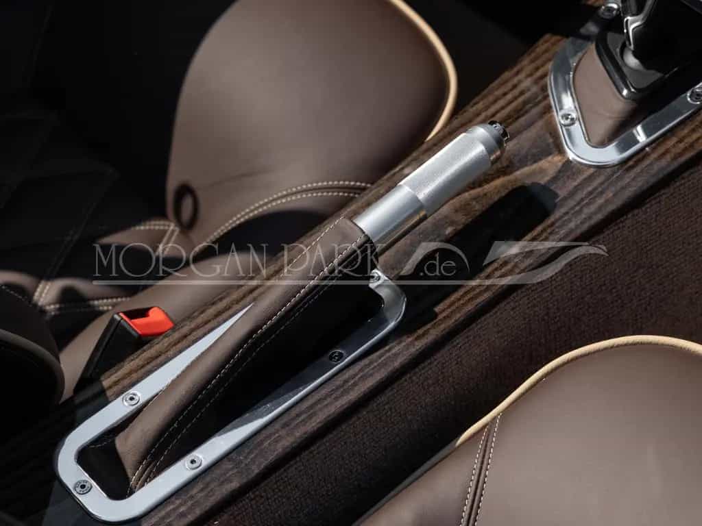 Morgan Plus Four MY25 *Coffee Beige / Soft Dark Brown* null-photo-21