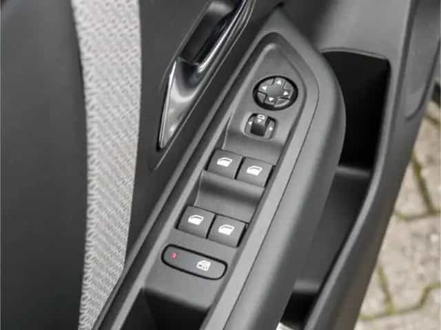 Citroën C4 Feel Pack 1.2 PureTech 130 EU6d HUD Navi LED 03/2022-photo-10