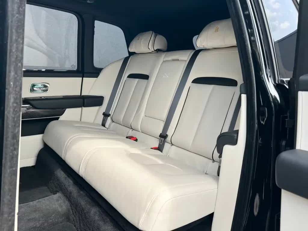 Rolls-Royce Cullinan Black Badge 05/2023-photo-14