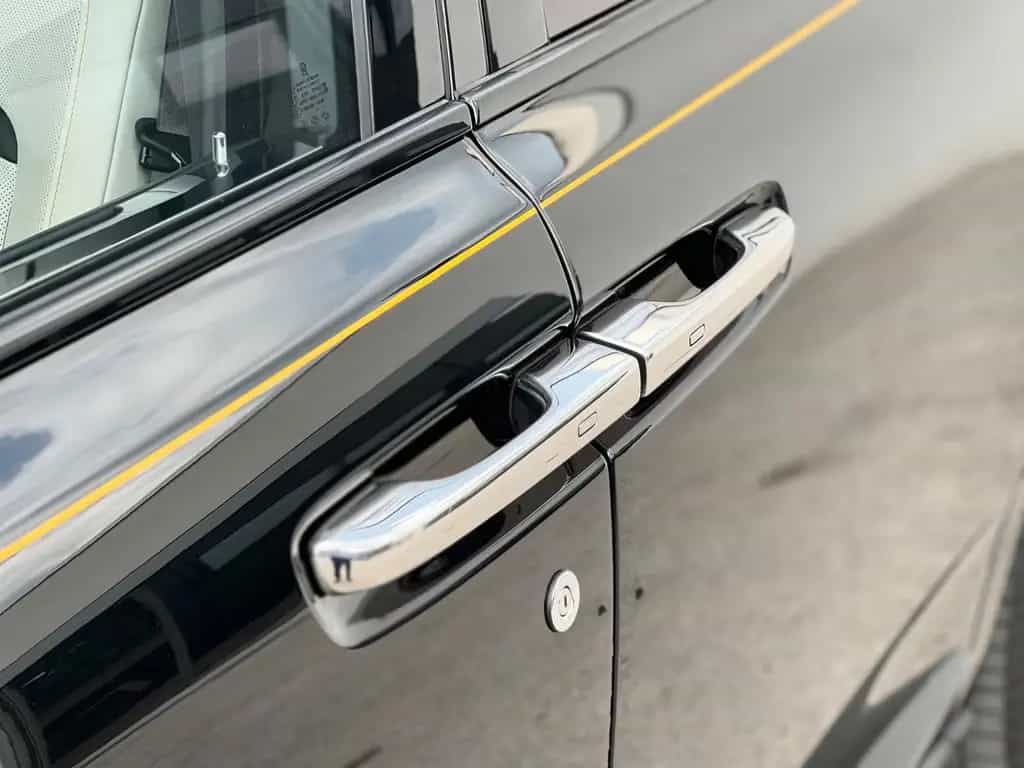 Rolls-Royce Cullinan Black Badge 05/2023-photo-9
