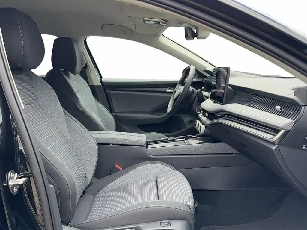 Skoda Superb Combi 2.0 TDI DSG Selection STHZG*AHK*HUD 04/2024-photo-9