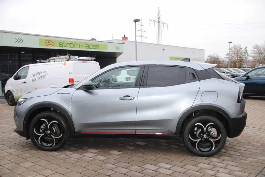 Alfa Romeo Junior 1.2 MHEV Speciale Ibrida Glasschiebedach 03/2025-photo-4