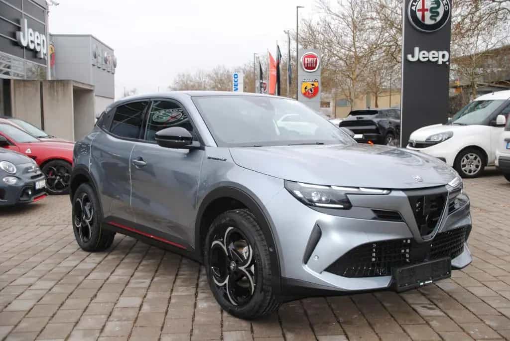 Alfa Romeo Junior 1.2 MHEV Speciale Ibrida Glasschiebedach 03/2025-photo-8