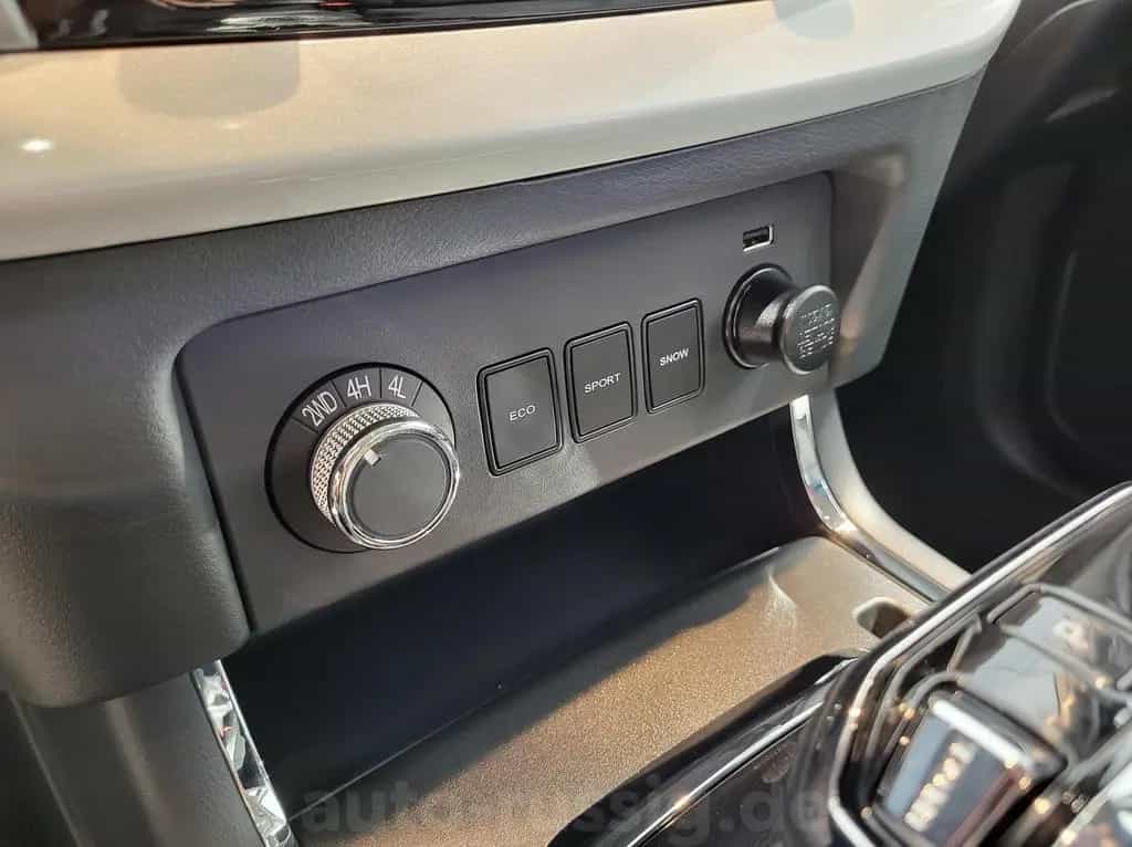 DFSK Rich 6 DFM Rich6 4x4 2.3L KAMERA*LEDER*CARPLAY* null-photo-17