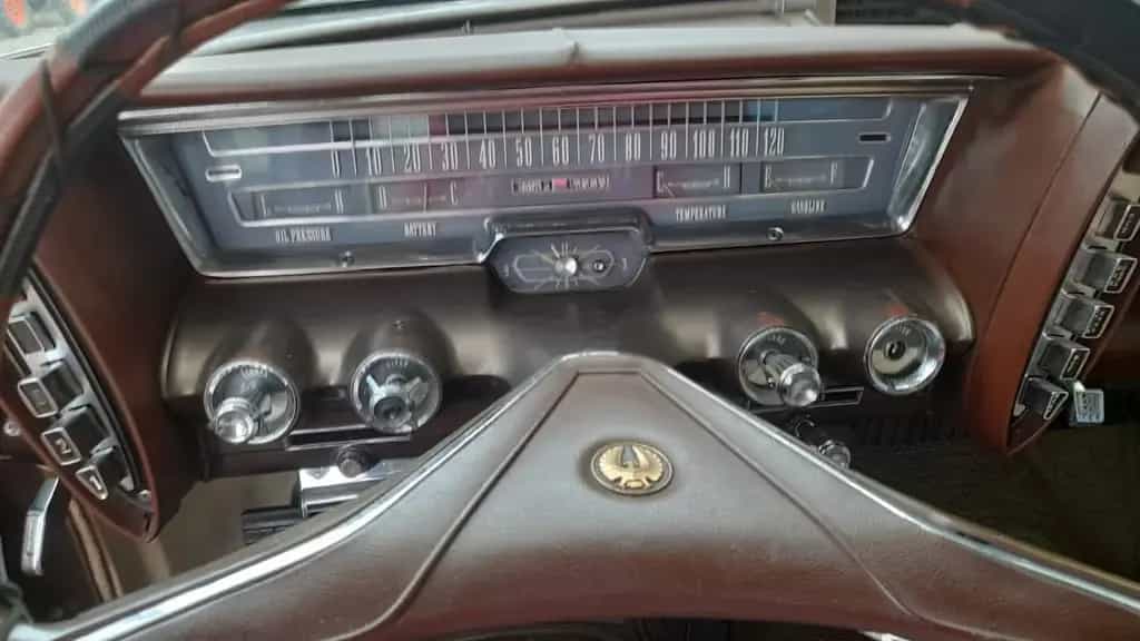Chrysler Imperial Crown Coupe 1963 (Southampton) 07/1963-photo-5