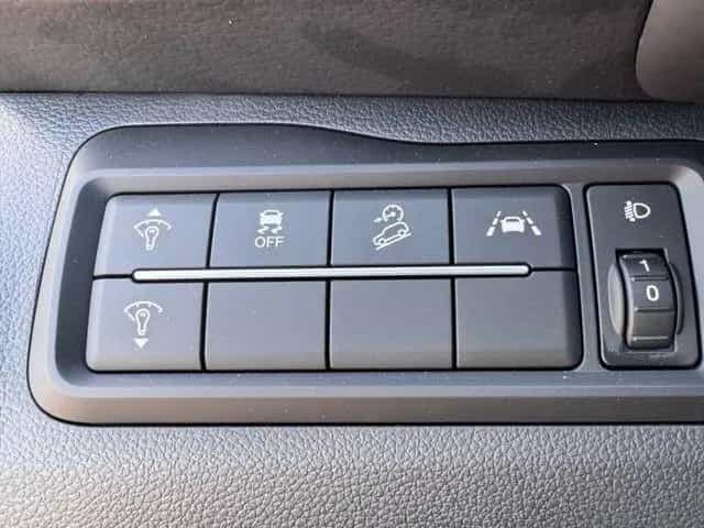 KGM Tivoli 1.5 Quartz 4x2 KLIMA PDC SHZ KAMERA NAVI 05/2025-photo-10