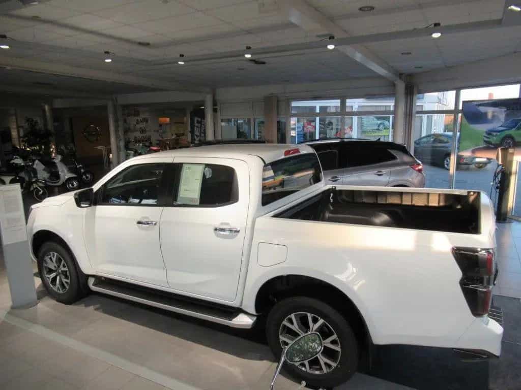 Isuzu D-Max Double Cab 4WD LSE (BTF) 12/2024-photo-2