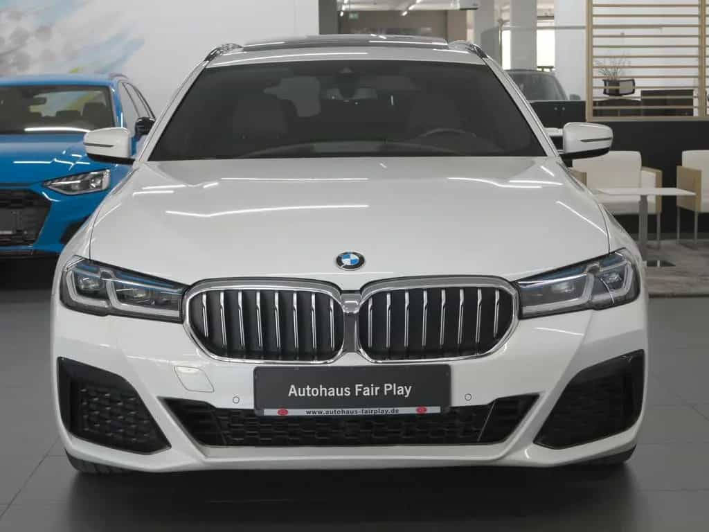 BMW 5 Series 11/2020-photo-1