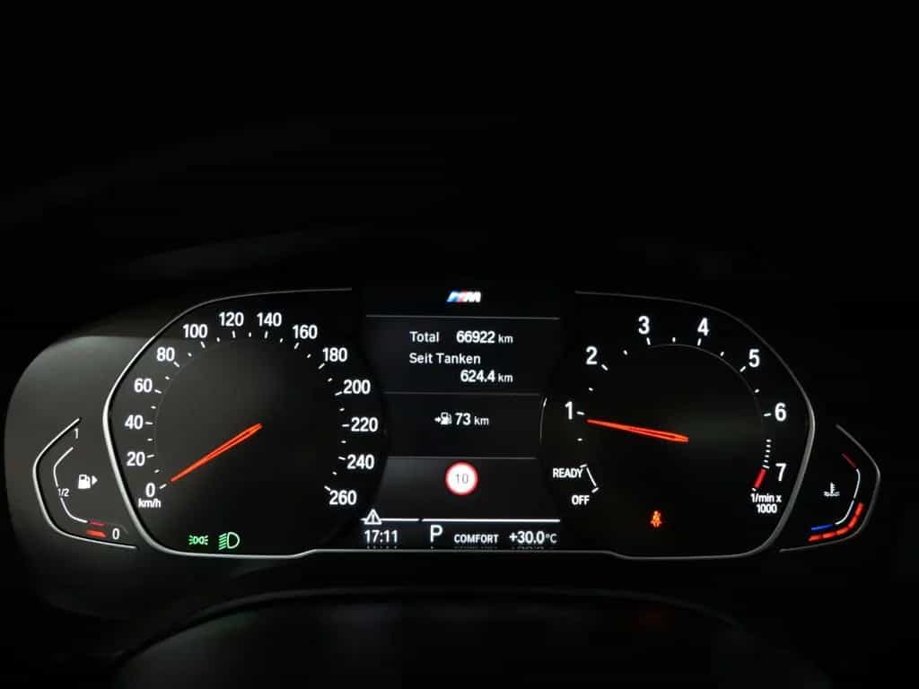 BMW 5 Series 11/2020-photo-11