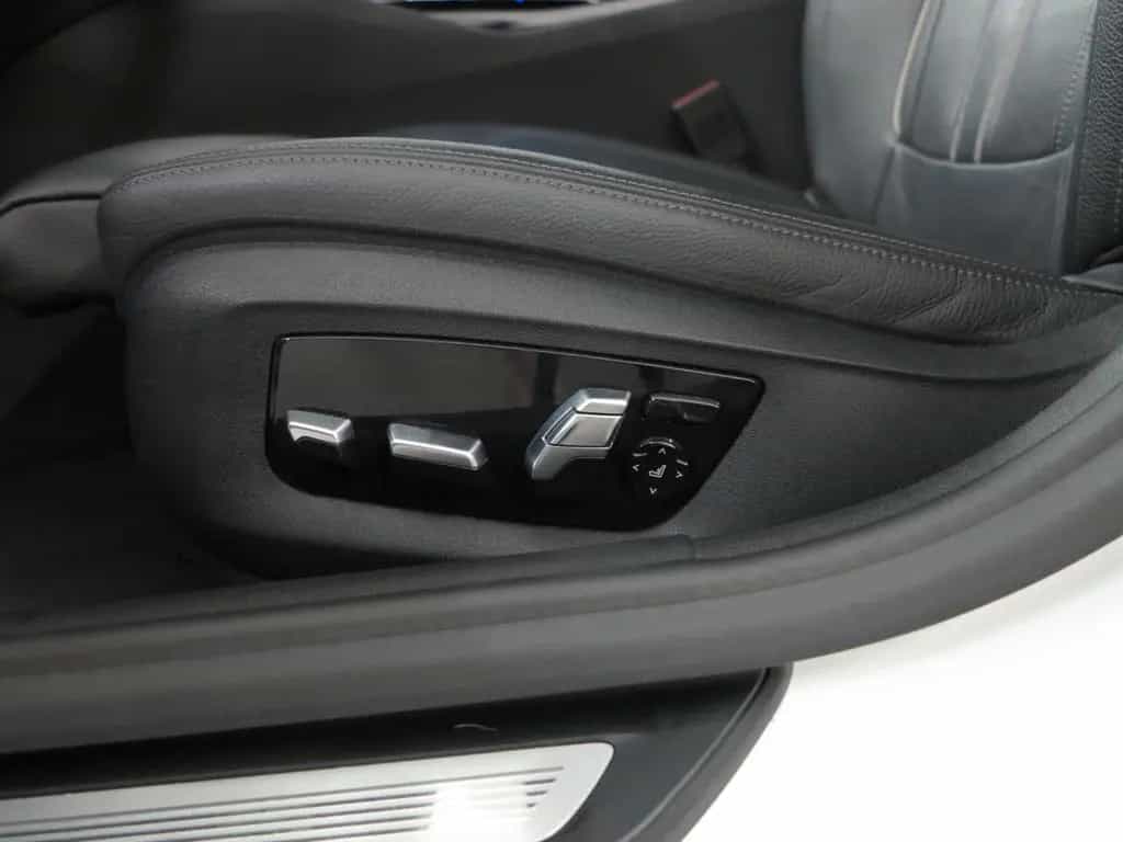 BMW 5 Series 11/2020-photo-16